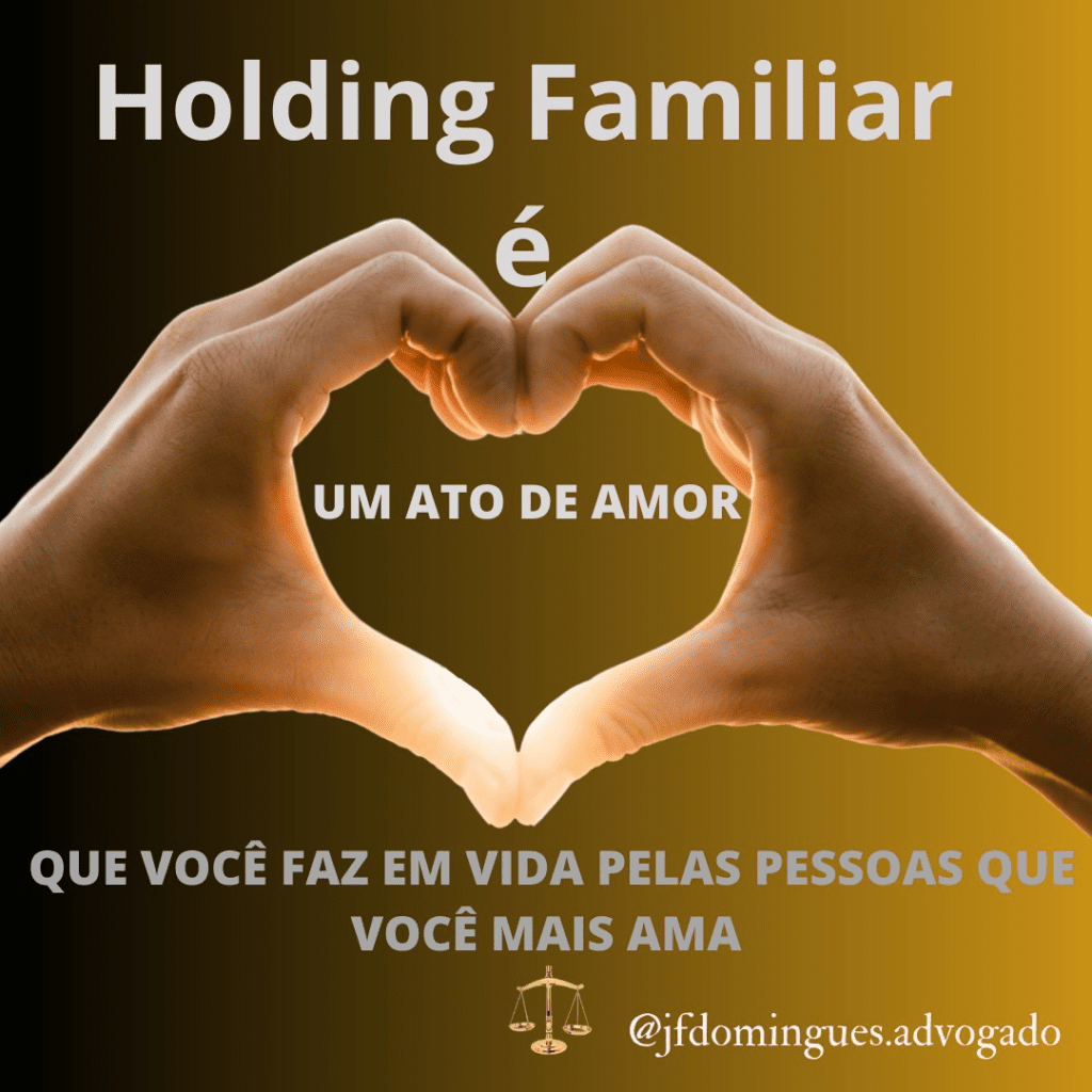 2 mãos formando um coração, escrito: Holding Familiar é uma ato de amor que você faz em vida pelas pessoas que você mais ama.